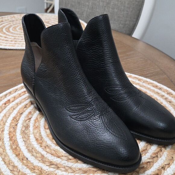 RALPH LAUREN PRESTYN BLACK LEATHER BOOTIE, SIZE 9B, NWT - Picture 1 of 9